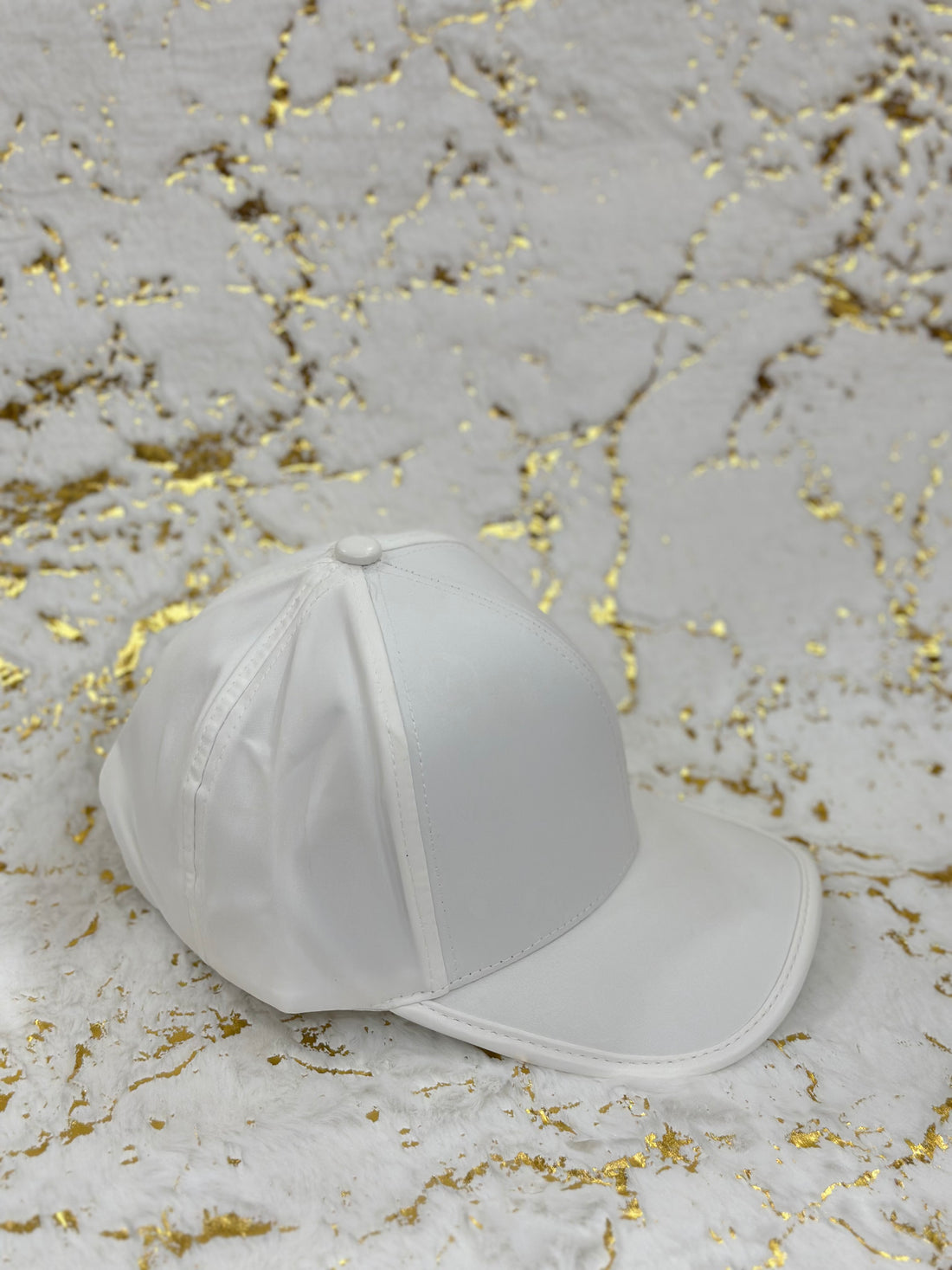 Elitecaps™ Minimal White Luxury Cap – Premium Designer Streetwear